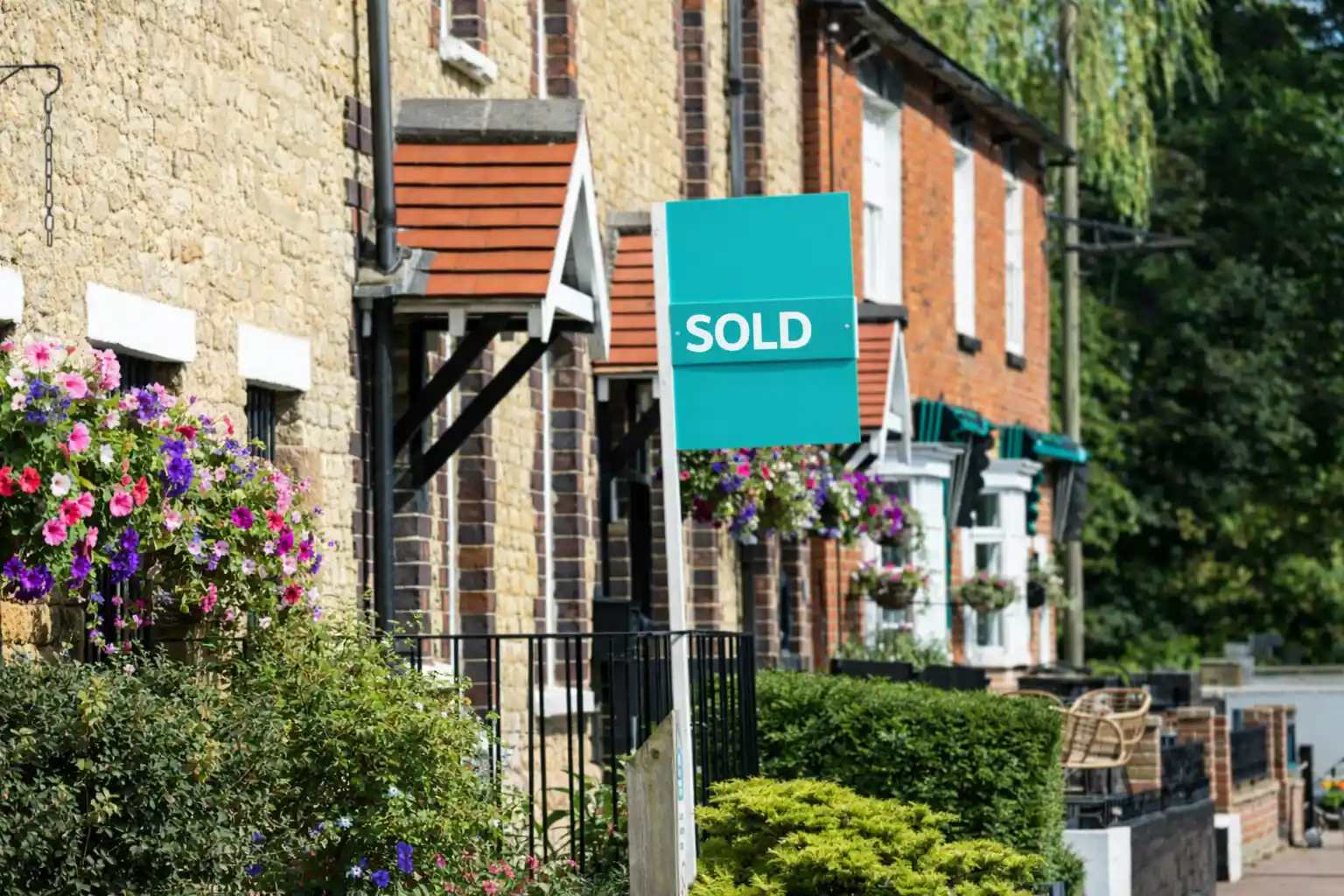 Secure property title in Egypt for foreign buyers: clear route mapping, title checks, developer-file risks, and registration readiness under Egyptian law